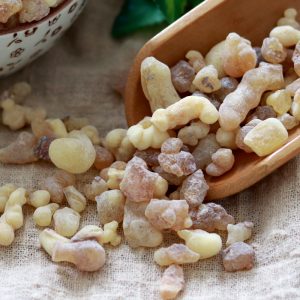 乳香中药的属性、功效与作用及方剂搭配分析？插图1