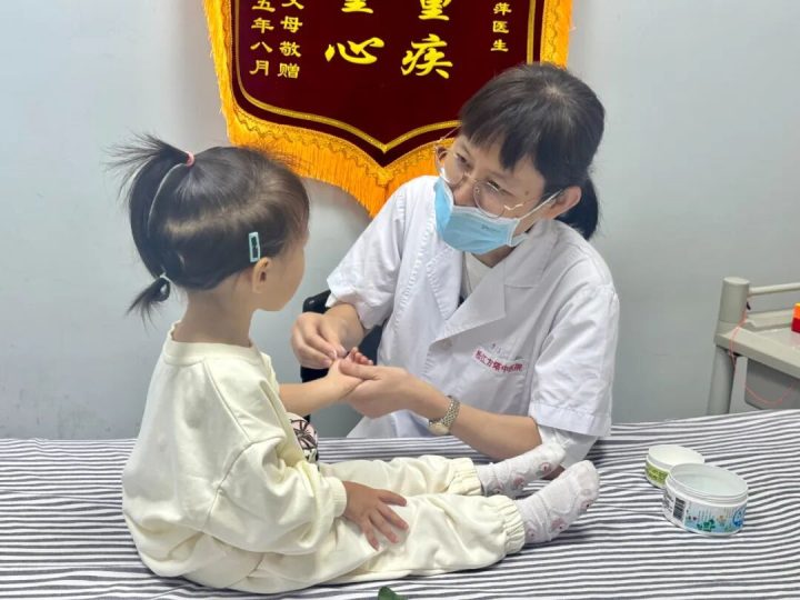 小儿推拿等中医疗法成 “绿色调理” 新宠,破解家长带娃就医难题插图 小儿推拿等中医疗法成 “绿色调理” 新宠,破解家长带娃就医难题插图