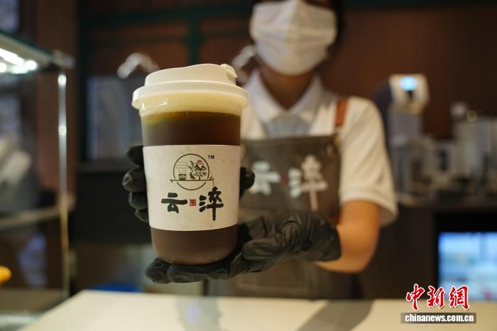 云南中医医院云淬健康饮食空间亮相昆明，草本饮品与烘焙产品引市民体验插图