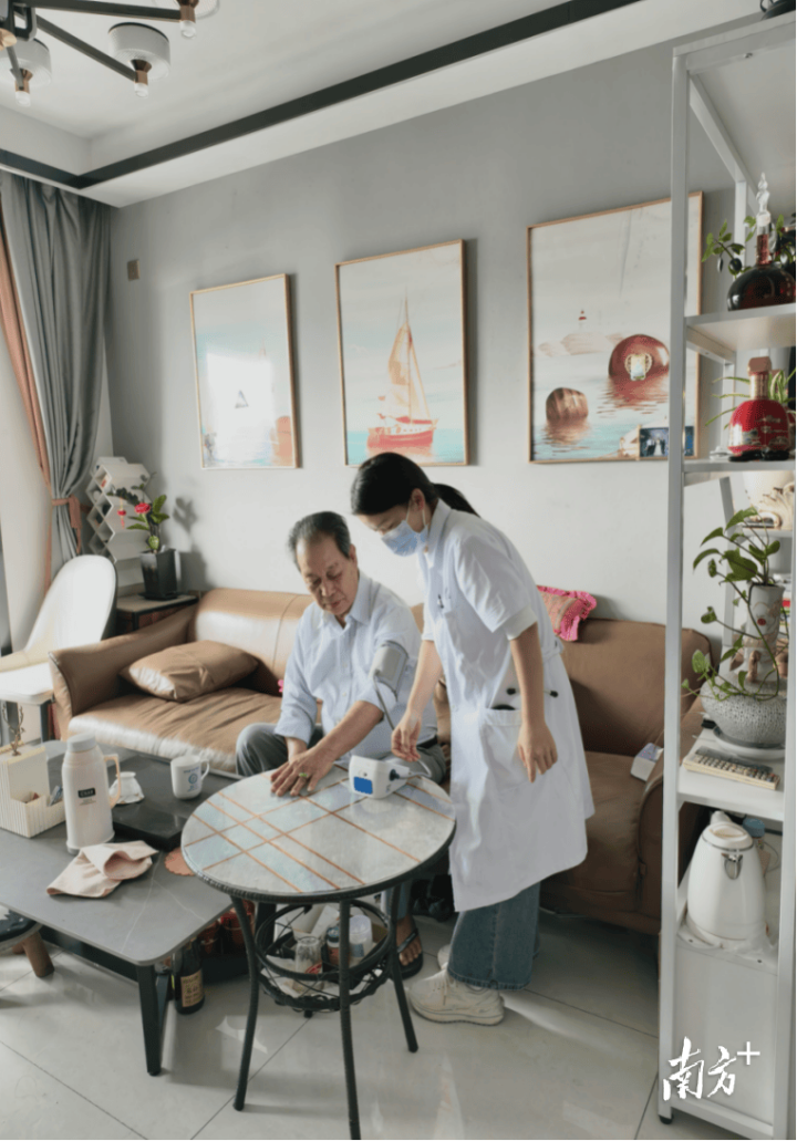 “健康义诊暖人心”：中医与防蚊结合，共防基孔肯雅热，优质医疗服务下沉汕尾城区插图2