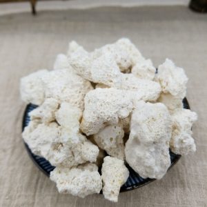 白矾：剖析白矾属性，探索解毒杀虫与燥湿止痒功效及方剂？插图1