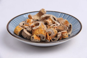 桑白皮：独特药用属性、功效全析与相关经典方剂推荐?插图1