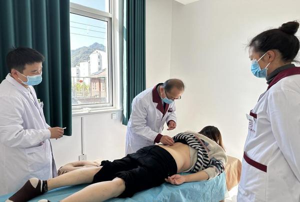 北京同仁堂医养公司宁陕义诊 5 天接诊 400 余人次，传帮带提升当地医疗水平插图3