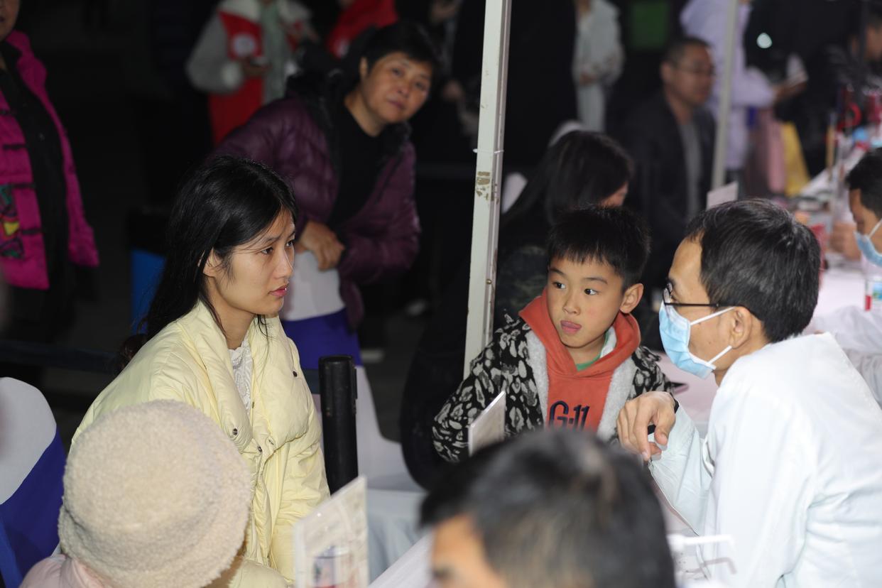 “一带一路” 郑州中医夜市：传统智慧与现代生活的养生碰撞，年轻人的打卡新地标插图6