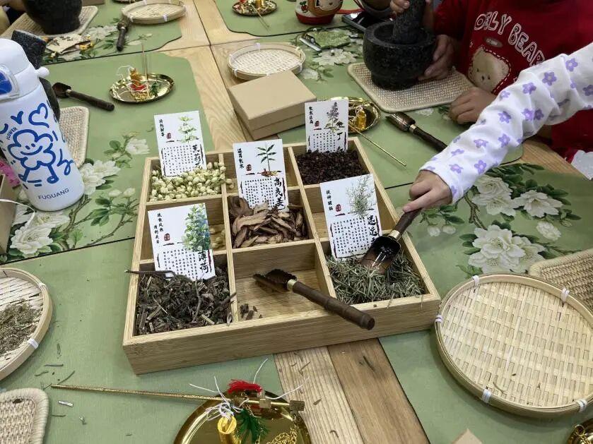 达仁堂中医药博物馆首期亲子香囊研学课开启，探秘本草传承中医文化插图4