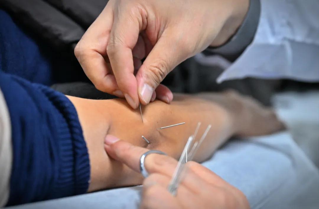 安徽中医大附一院杨文明:32 年专攻阿尔茨海默病,中医协同西医守住 “最后记忆”插图2 安徽中医大附一院杨文明:32 年专攻阿尔茨海默病,中医协同西医守住 “最后记忆”插图2