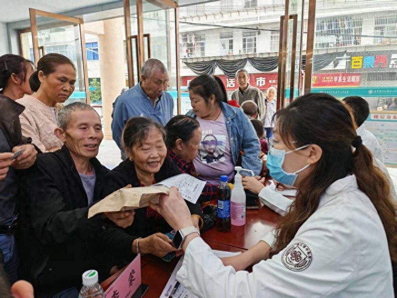 精准帮扶 + 长效协作 国家中医医疗队为重庆 6 区县注入中医力量