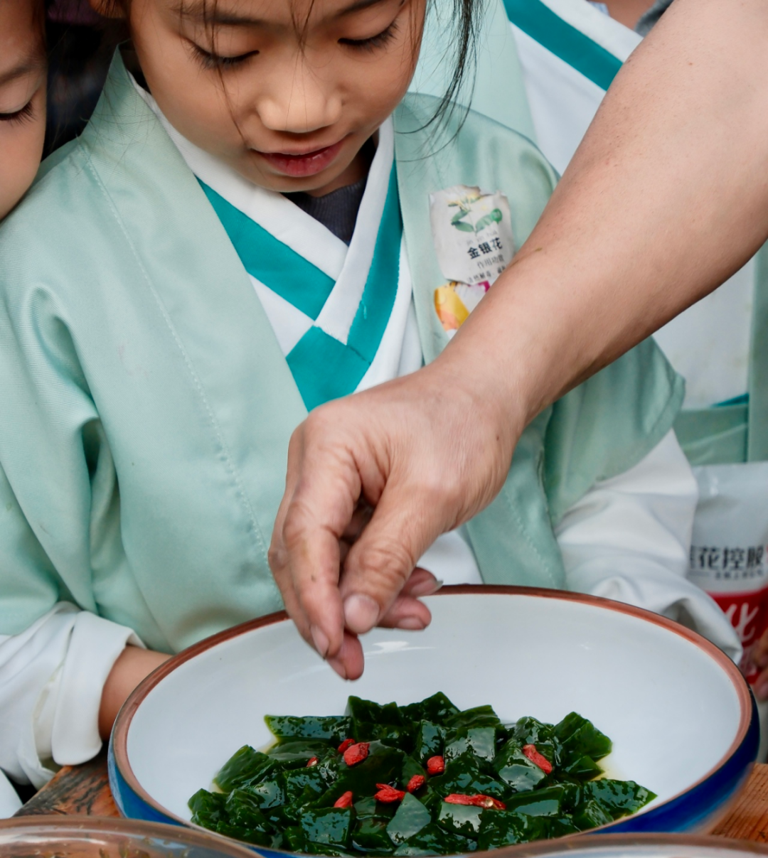 “茶山姑娘” 巾帼共富工坊的 “小小中医师” 自然研学活动有哪些精彩内容？对乡村振兴有何助力？插图2