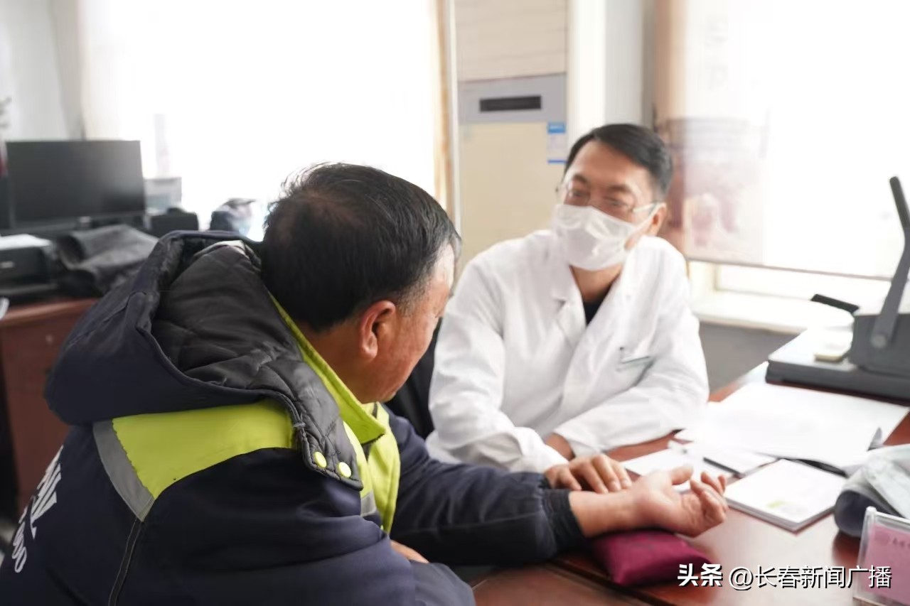 长春中医药大学附属医院开展中医药文化弘扬工程，在基层和校园有哪些惠民服务与文化推广举措？插图2