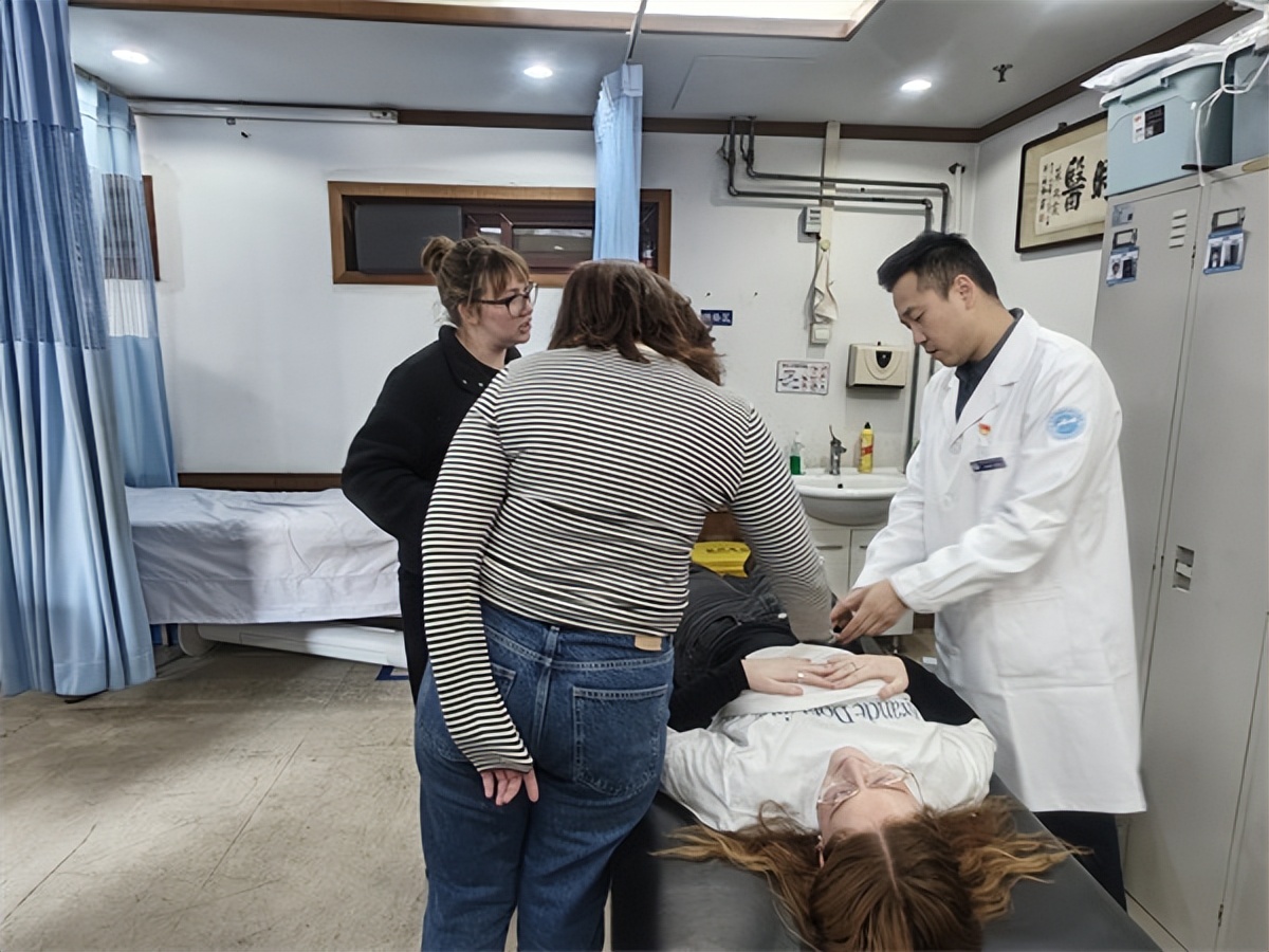 中澳中医中心与西悉尼大学学生到访北京中医药大学东方医院，如何深化中澳中医合作？插图4