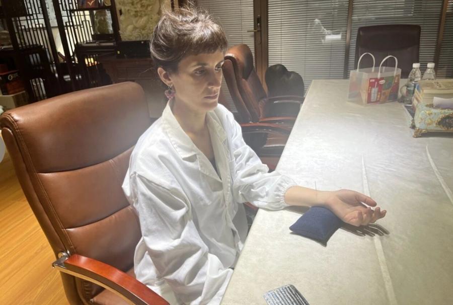 中医药走向 196 国 上海这家中医馆成外国游客体验 “第一站”插图2