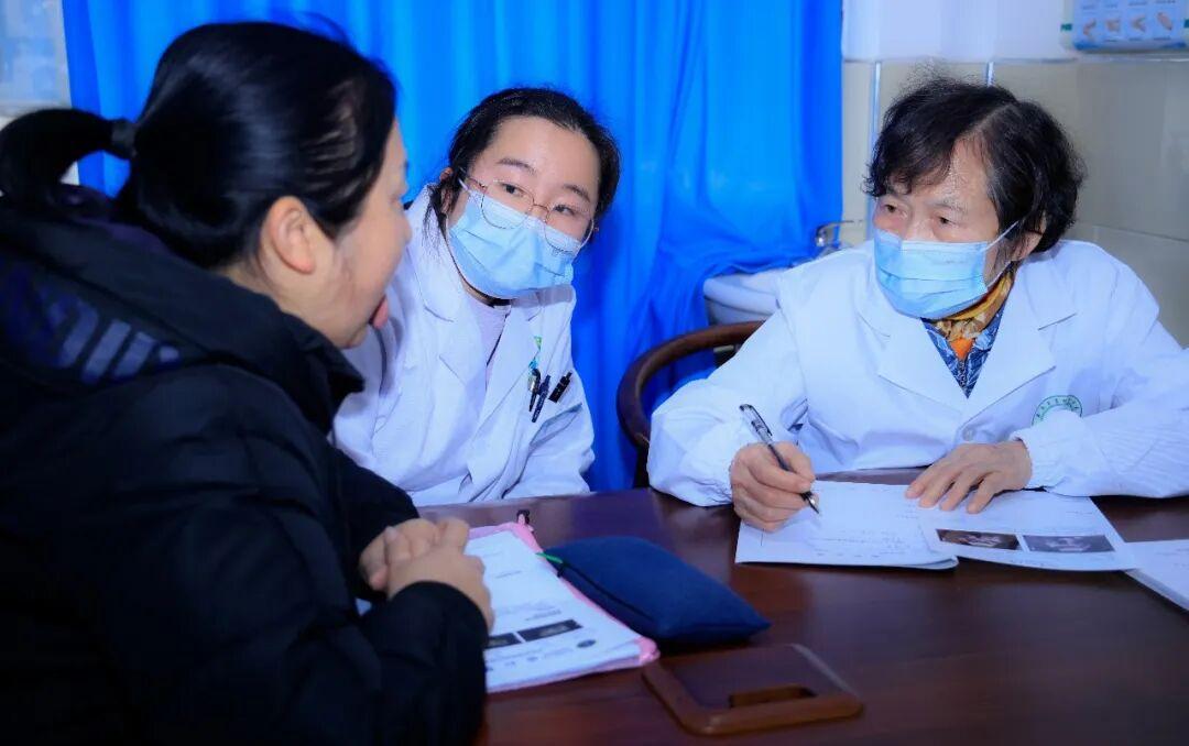 锚定中医药强省战略 湖北蕲春举办国医大师巡诊暨共建帮扶活动插图1