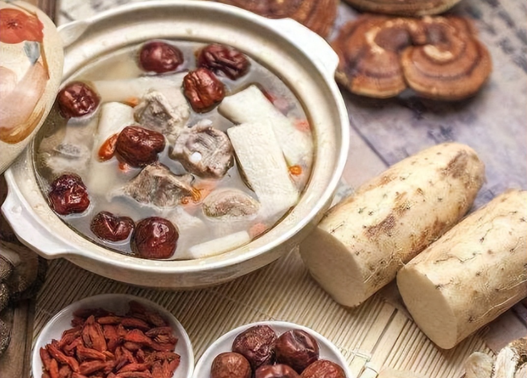 天冷了别忘养生！一碗羊肉汤、一盘西兰花、一杯姜枣茶，暖身又健康插图