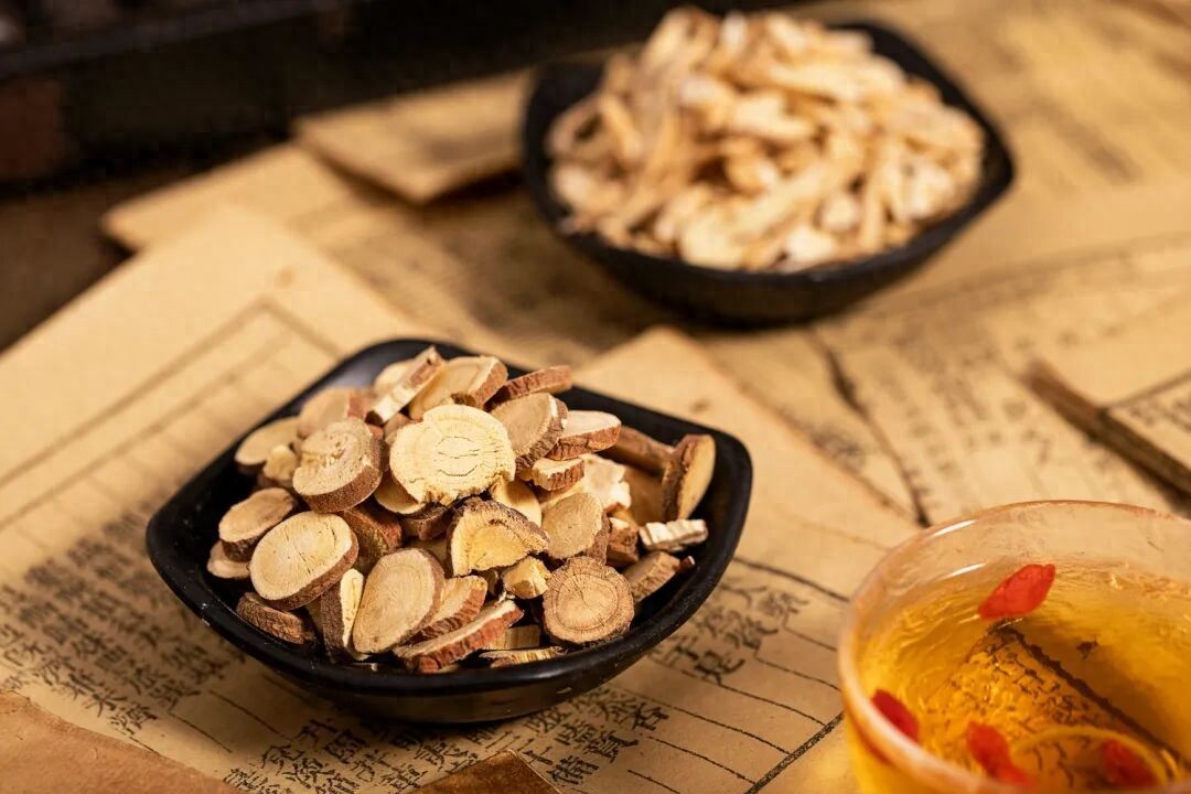 冬季温补首选！黄芪山药烧鲍鱼：鲜掉眉毛的药食同源养生方