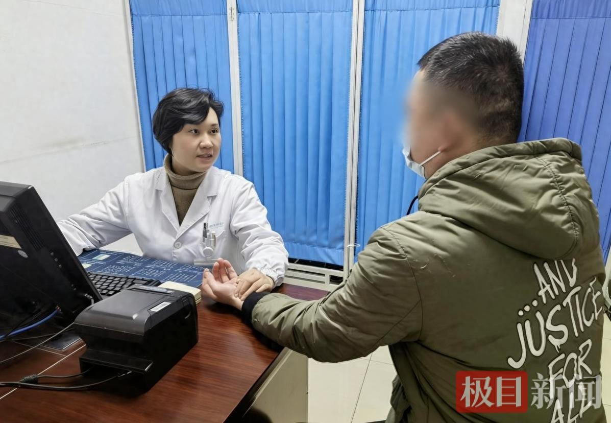 春节期间饮食无度易胃肠不适？李先生豪饮暴食患病，中医综合疗法为何如此有效？