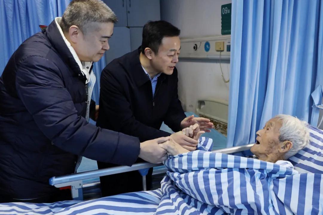 新春关怀：省中医药局领导走访慰问老党员、老干部和专家人才，传递了哪些诚挚心意？插图6