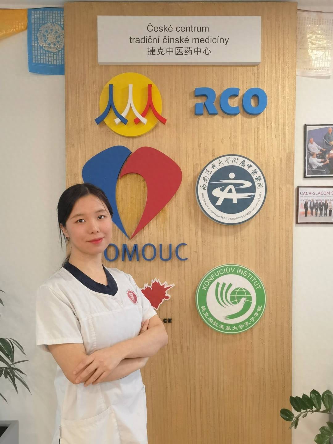 预约排到 2 个月后！四川 90 后女中医在捷克火了