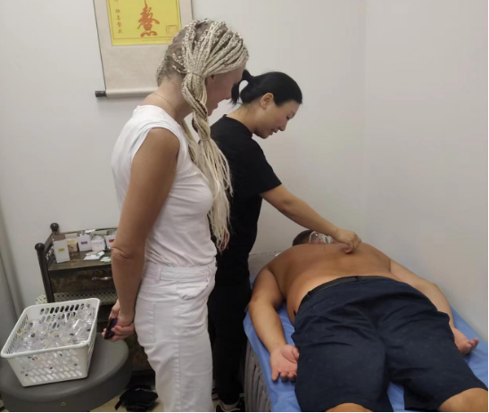 国医节特辑：川派中药的百年跨越，从抗争废止到成为欧洲的“健康咖啡”插图3